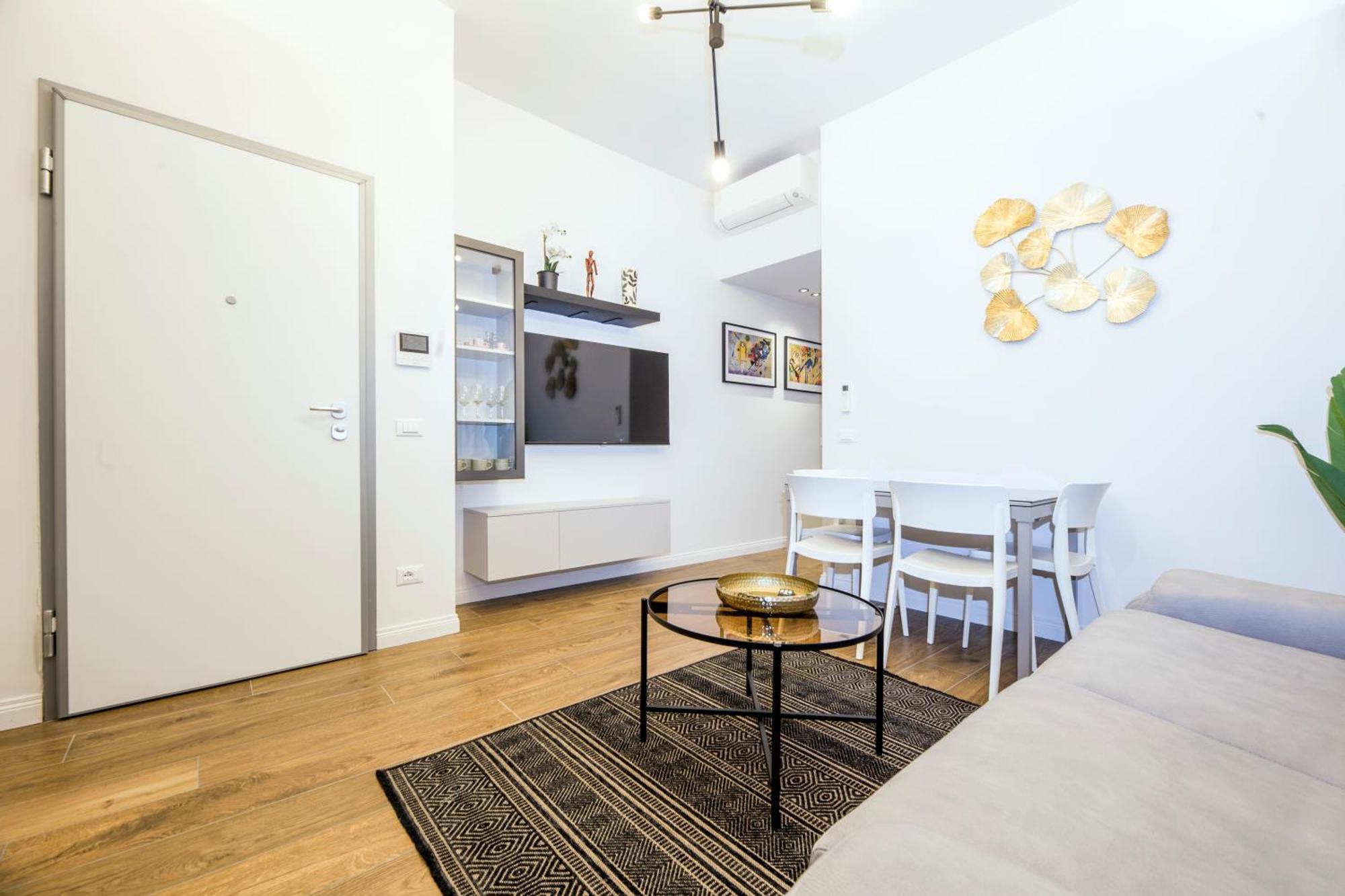 Apartment Joivy Chic In Piazza Dante, Genoa