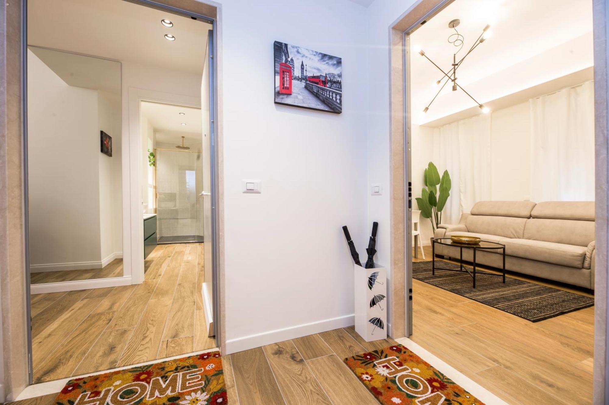 Apartment Joivy Chic In Piazza Dante, Genoa